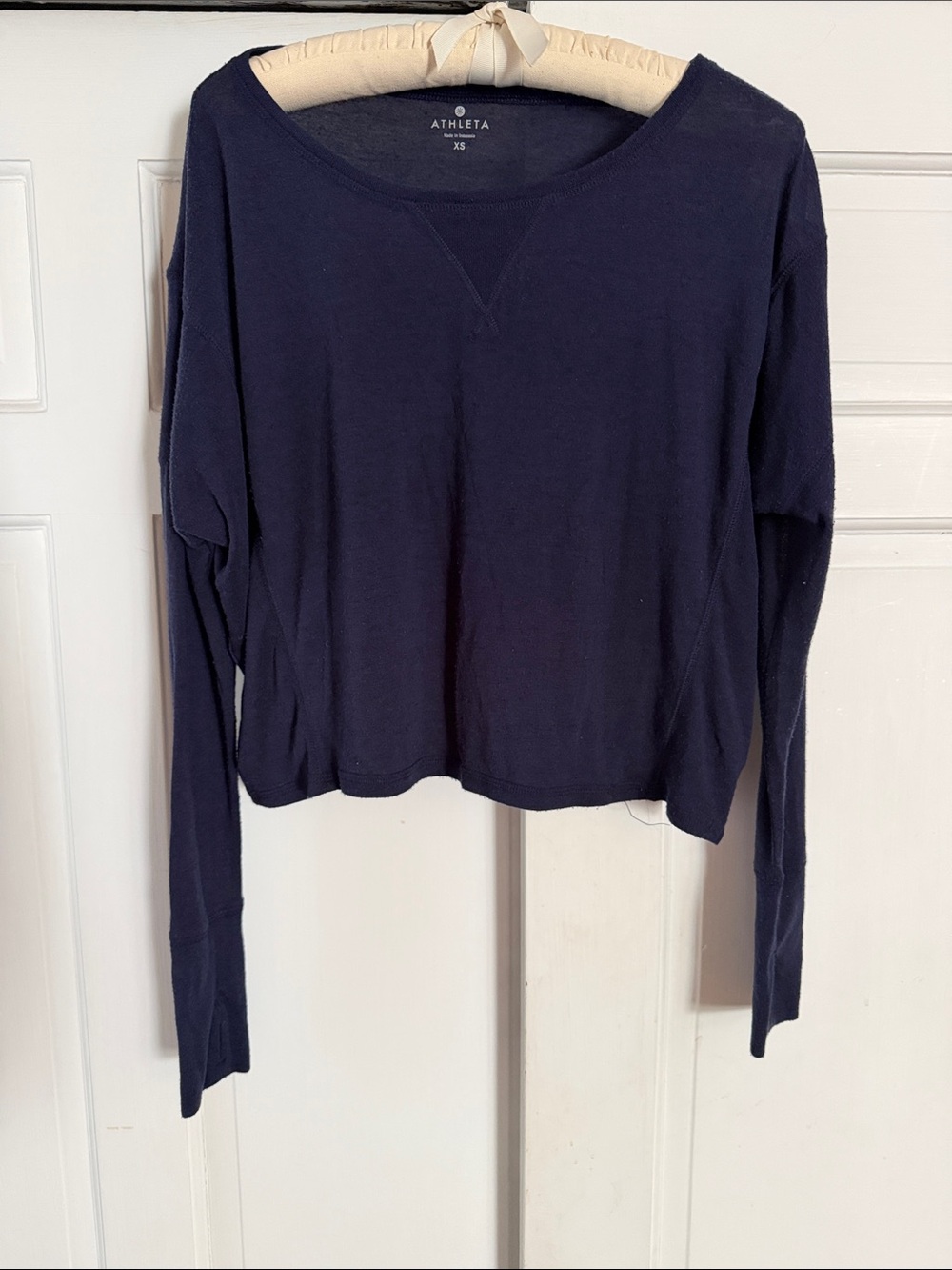 Athleta Navy Blue Long Sleeve Cropped top